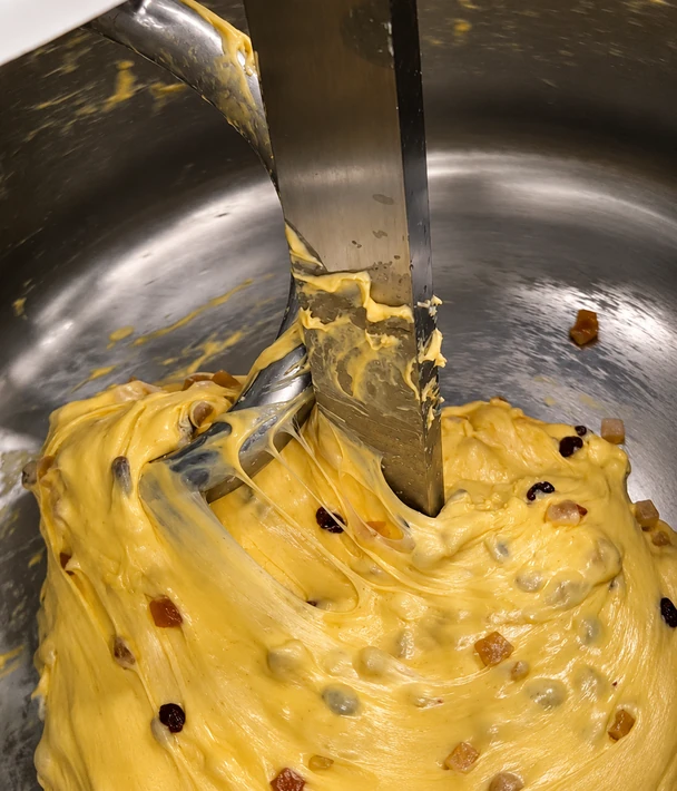 Effedue spiral mixer bowl with fully developed panettone dough